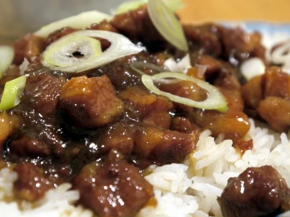 Schweinebauch mit Karamellsauce - Rezept