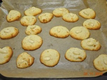 Rezept: Gebäck:Plätzchen Marzipan-Mandel-Gebäck Bild Nr. 2 Gebäck:Plätzchen Marzipan-Mandel-Gebäck - Rezept - Bild Nr. 2