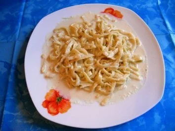 Vegetarisch:Bandnudeln mit Schabzigersoße - Rezept