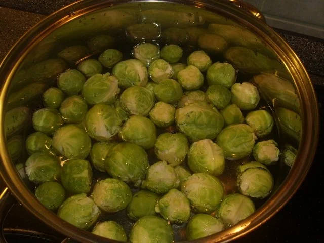 Buletten - Rosenkohl und Kartoffelstampf - Rezept - Bild Nr. 3