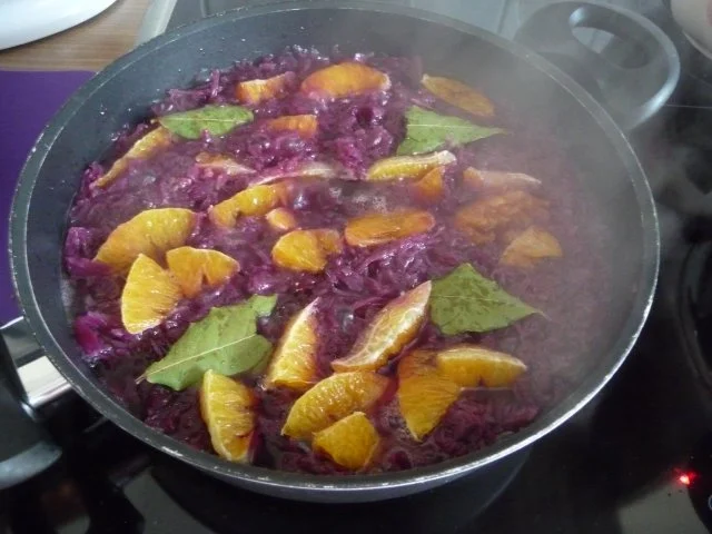 Gänsekeulen, Mandarinen - Rotkohl und Semmelklöße - Rezept - Bild Nr. 13