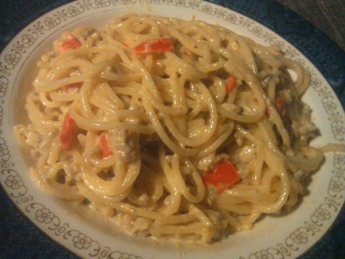 Scharfe Paprika-Gorgonzola-Spaghetti mit Hackfleisch - Rezept
