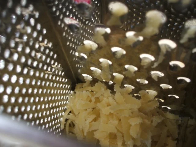 Rezept: Plätzchen: Mürbe Orangenmarzipanbällchen Bild Nr. 3 Plätzchen: Mürbe Orangenmarzipanbällchen - Rezept - Bild Nr. 3