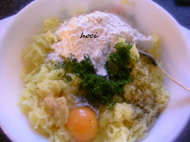 GOLDBRAUNE PETERSILIENFINGERLINGE AUS KARTOFFELTEIG - Rezept - Bild Nr. 8