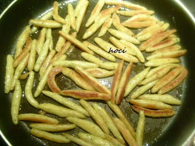 GOLDBRAUNE PETERSILIENFINGERLINGE AUS KARTOFFELTEIG - Rezept - Bild Nr. 10