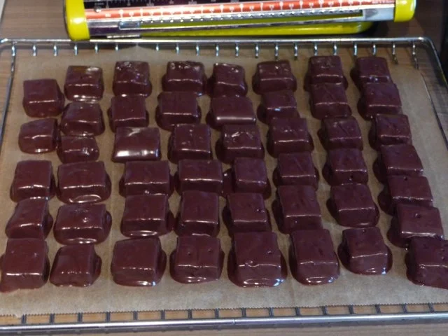 Plätzchen & Kekse : Dominosteine : Lebkuchen - Schokowürfel ...Rz frei Schnautze - Rezept - Bild Nr. 17