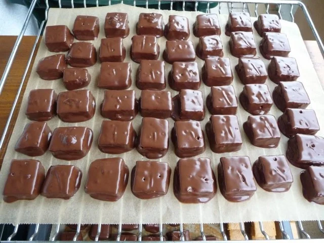 Plätzchen & Kekse : Dominosteine : Lebkuchen - Schokowürfel ...Rz frei Schnautze - Rezept - Bild Nr. 18