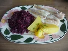 Rezept: Fisch : Gedünsteter Alaska-Seelachs mit Mandarinen - Rotkohl und Salzkartoffeln Fisch : Gedünsteter Alaska-Seelachs mit Mandarinen - Rotkohl und Salzkartoffeln - Rezept