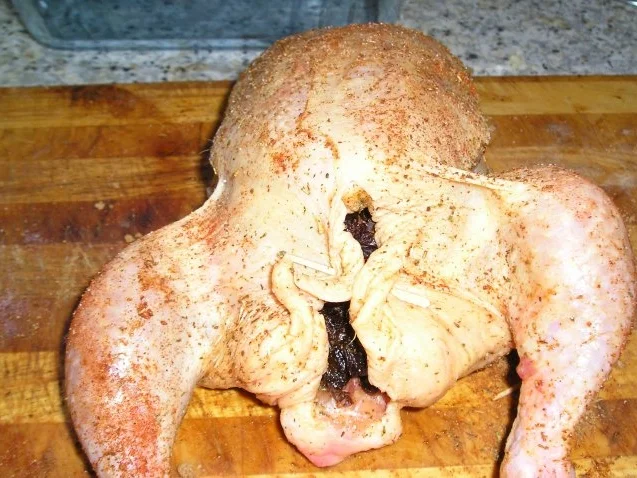 Rezept: Hähnchen schlägt sich den Bauch mit Dörrzwetschken voll Bild Nr. 2 Hähnchen schlägt sich den Bauch mit Dörrzwetschken voll - Rezept - Bild Nr. 2