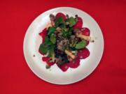 Rote-Bete-Carpaccio mit Feldsalat, Birnen und Kürbiskernkrokant - Rezept