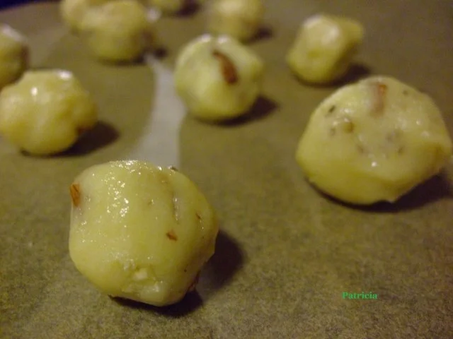 Rezept: Pecannuss-Plätzchen Bild Nr. 2 Pecannuss-Plätzchen - Rezept - Bild Nr. 2