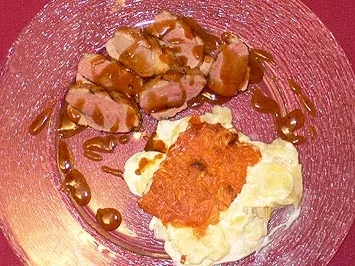 Rezept: Barbarie-Entenbrust mit französischem Kartoffelauflauf an einer Orangensoße Barbarie-Entenbrust mit französischem Kartoffelauflauf an einer Orangensoße - Rezept