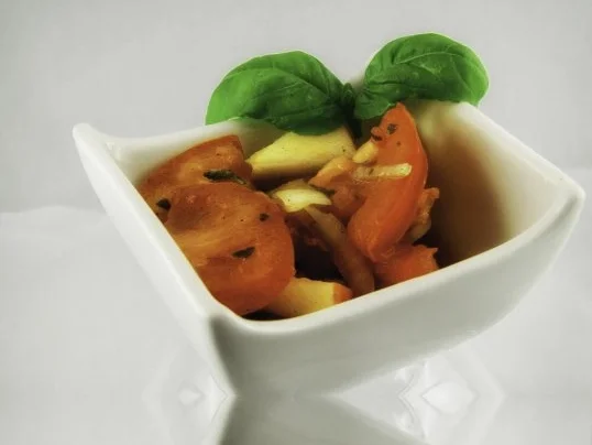 Rezept: Fruchtig-Scharfer Tomatensalat Fruchtig-Scharfer Tomatensalat - Rezept