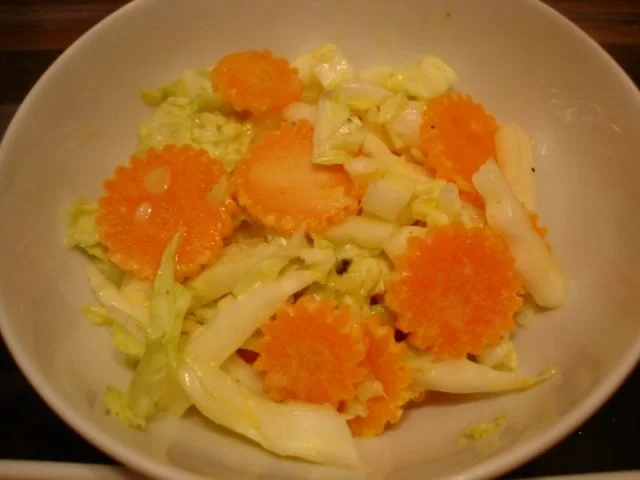 Chinakohl mit Ingwer-Möhreblüten - Rezept