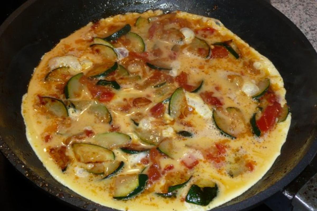 Zucchini-Tomaten-Omelett - Rezept