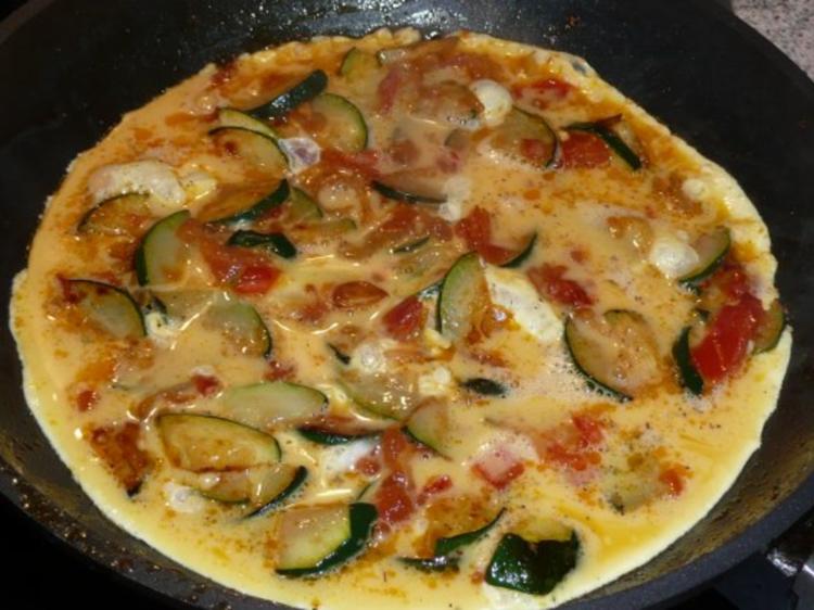 Zucchini Tomaten Omelett - schnell &amp; einfach - von Willmei