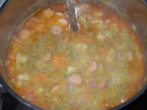 Bunter Gemüseeintopf mit Würstchen und Speck - Rezept - Bild Nr. 6