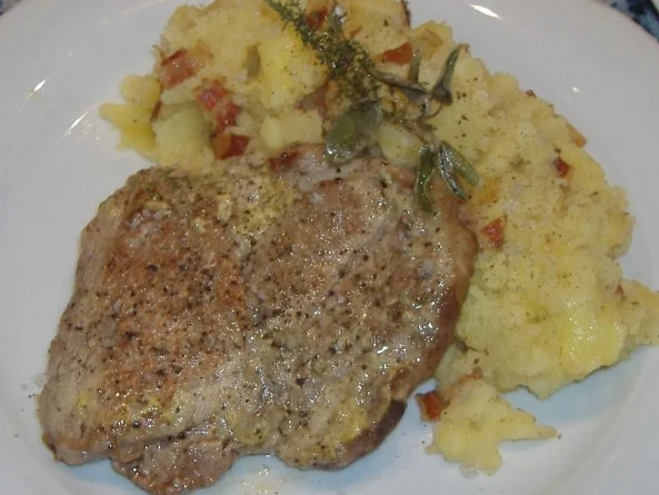 Nackensteak mit Apfel-Kartoffelstampf und Fleur de Sel - Rezept