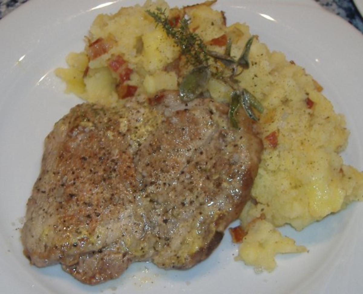 Bilder für Nackensteak mit Apfel-Kartoffelstampf und Fleur de Sel - Rezept