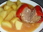 Gefüllte Paprikaschoten mit Kräutersoße - Rezept