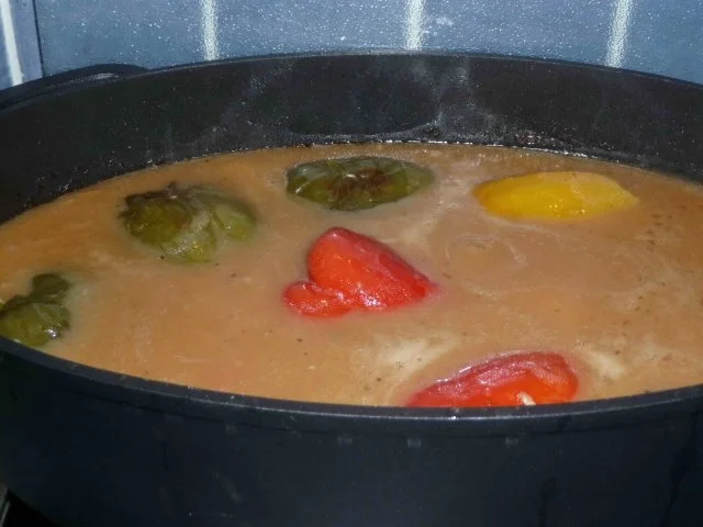 Gefüllte Paprikaschoten mit Kräutersoße - Rezept - Bild Nr. 9