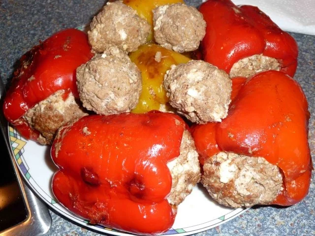 Gefüllte Paprikaschoten mit Kräutersoße - Rezept - Bild Nr. 8