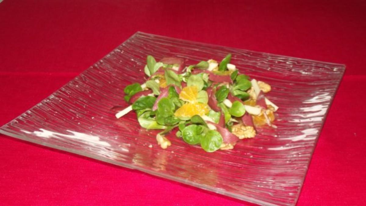 Herbstlicher Feldsalat mit Gänsebruststreifen - Rezept
