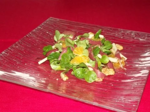 Rezept: Herbstlicher Feldsalat mit Gänsebruststreifen Herbstlicher Feldsalat mit Gänsebruststreifen - Rezept