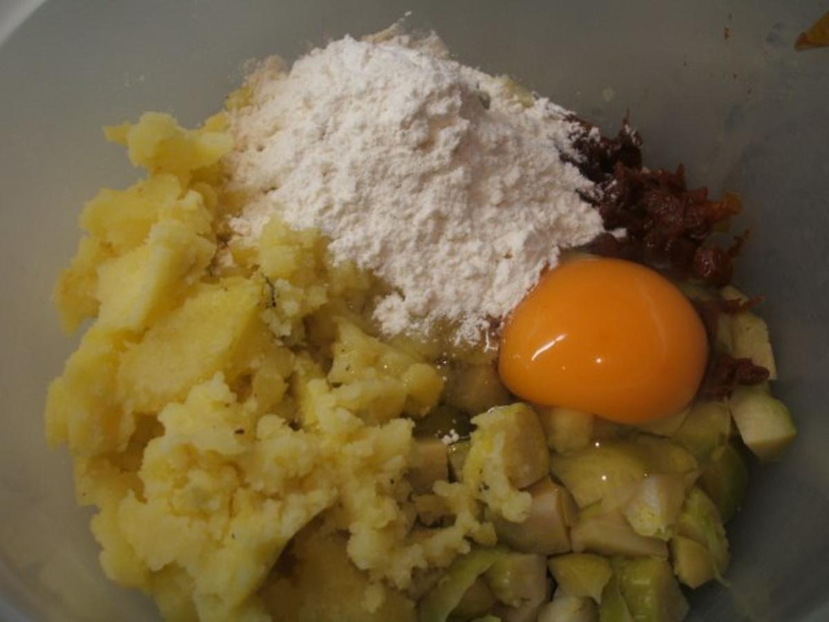 Knödel: Kartoffel-Rosenkohl-Rosen - Rezept - Bild Nr. 5