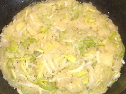 Rezept: Kartoffel-Lauch-Rösti mit Räucherlachs Bild Nr. 3 Kartoffel-Lauch-Rösti mit Räucherlachs - Rezept - Bild Nr. 3