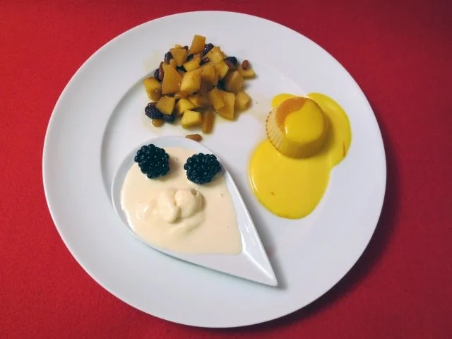 Warmer Karamellkuchen mit Safran-Anglaise, Schmorapfel und Hanfeis - Rezept