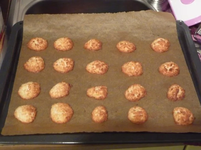 Plätzchen & Kekse : Meine Makronen ....frei Schnautze ;-) - Rezept - Bild Nr. 5