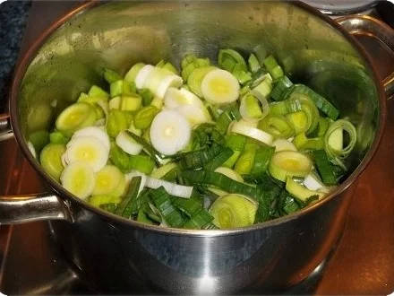 Lauch-Käsesuppe mit Mettwurst  Bällchen - Rezept - Bild Nr. 7
