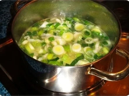 Lauch-Käsesuppe mit Mettwurst  Bällchen - Rezept - Bild Nr. 8