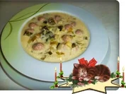 Rezept: Lauch-Käsesuppe mit Mettwurst Bällchen Lauch-Käsesuppe mit Mettwurst Bällchen - Rezept