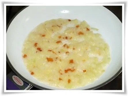 Rezept: Rosmarin-Thymian Hähnchen mit würzigem Sauerkraut und Kartoffelklößen dazu. Bild Nr. 6 Rosmarin-Thymian Hähnchen mit würzigem Sauerkraut und Kartoffelklößen dazu. - Rezept - Bild Nr. 6