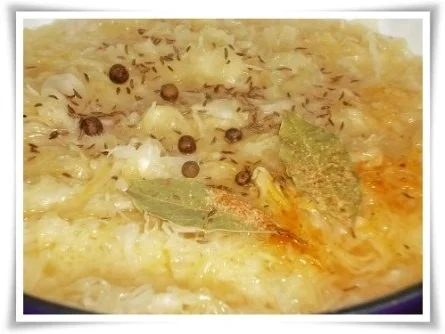 Rezept: Rosmarin-Thymian Hähnchen mit würzigem Sauerkraut und Kartoffelklößen dazu. Bild Nr. 8 Rosmarin-Thymian Hähnchen mit würzigem Sauerkraut und Kartoffelklößen dazu. - Rezept - Bild Nr. 8