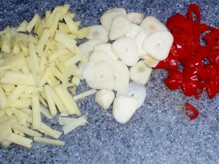 Rezept: Broccolinudeln mit Knoblauch und Walnüssen Bild Nr. 6 Broccolinudeln mit Knoblauch und Walnüssen - Rezept - Bild Nr. 6