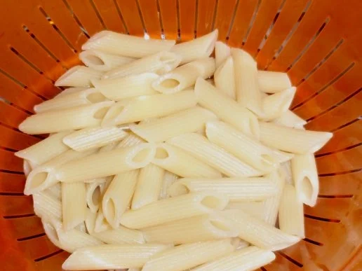 Rezept: Broccolinudeln mit Knoblauch und Walnüssen Bild Nr. 8 Broccolinudeln mit Knoblauch und Walnüssen - Rezept - Bild Nr. 8