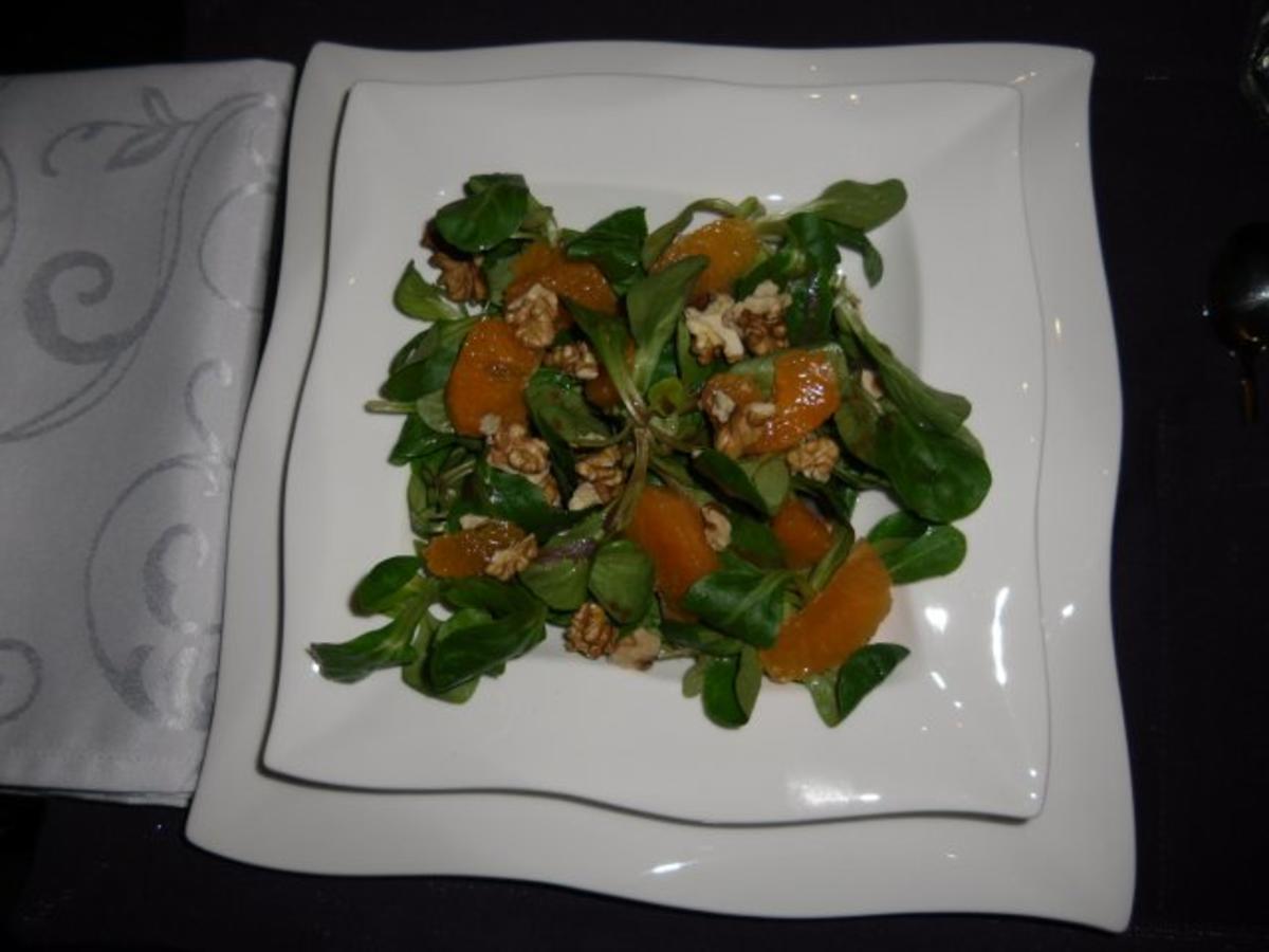 Feldsalat mit Clementinen Filets und Walnüssen - Rezept - kochbar.de