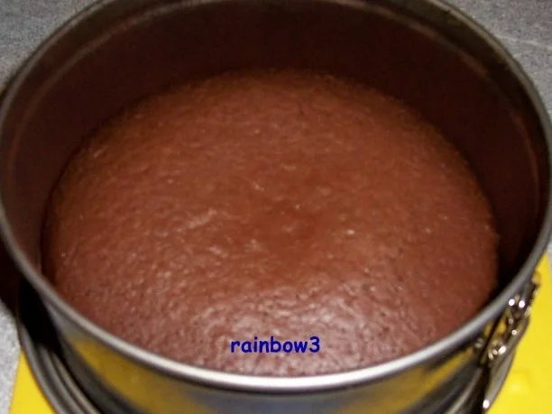 Backen: Fruchtige Mini-Weihnachtstorte mit Nuss und Marzipan-Deko - Rezept - Bild Nr. 2