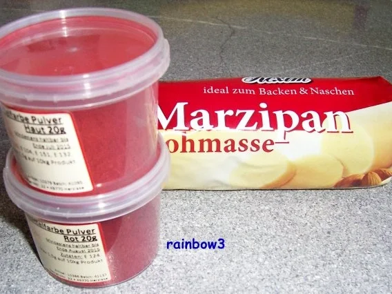 Backen: Fruchtige Mini-Weihnachtstorte mit Nuss und Marzipan-Deko - Rezept - Bild Nr. 10