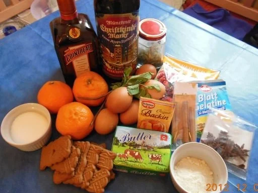 Dessert:Spekulatiussouffle mit Glühweinzabaione und Gewürzclementinen - Rezept - Bild Nr. 3