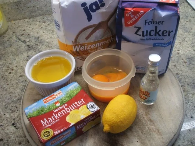 Rezept: Plätzchen: Butterzeug für Faule nach Urgroßmutter Frieda Bild Nr. 2 Plätzchen: Butterzeug für Faule nach Urgroßmutter Frieda - Rezept - Bild Nr. 2