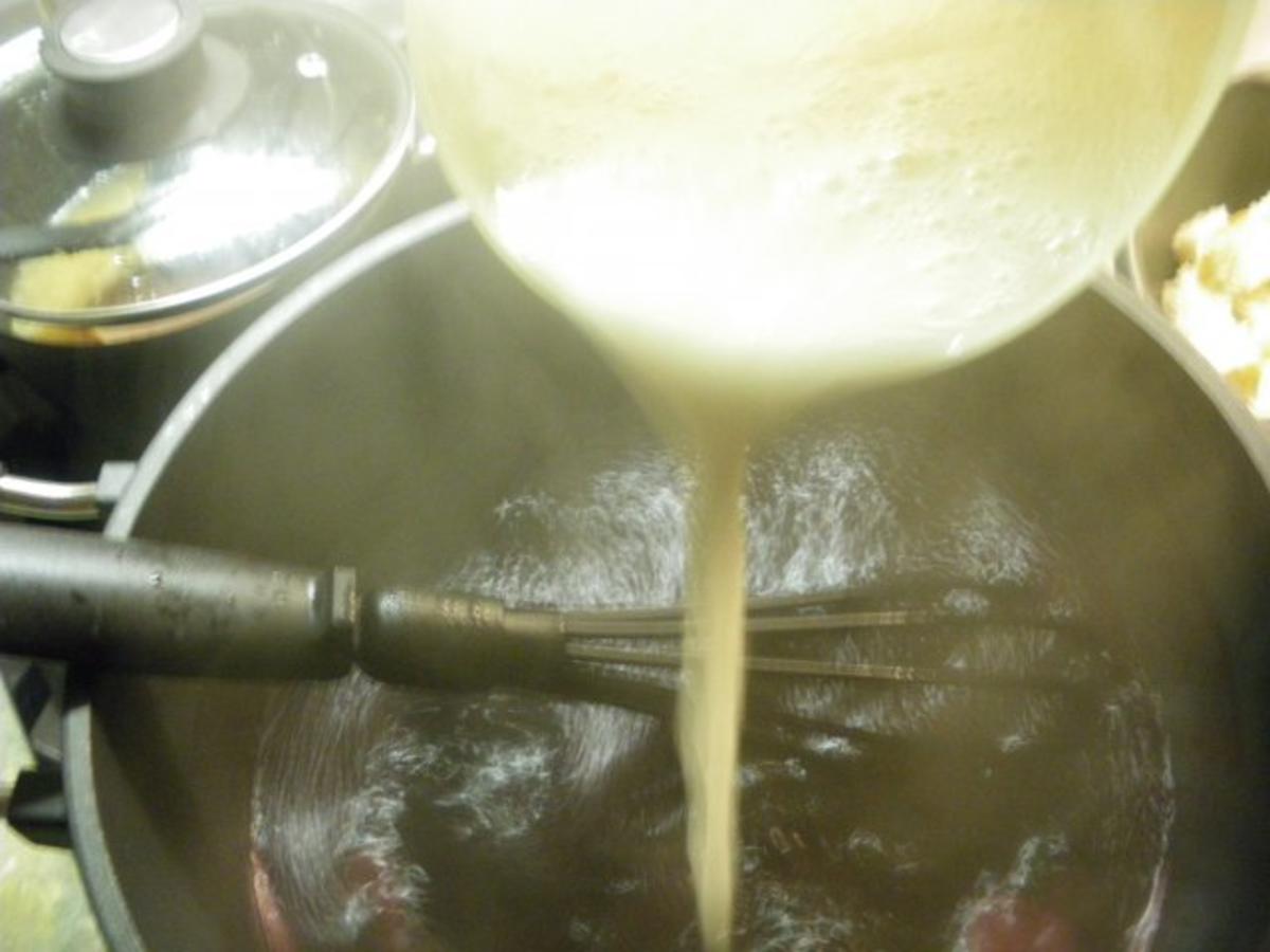 Holunderbeersuppe Holundersuppe Fliederbeersuppe - einfach - von ...