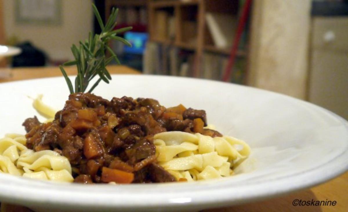 Entenragout mit selbstgemachter Tagliatelle - Rezept - kochbar.de