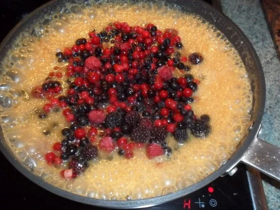 beerenkaramell-dessert - Rezept - Bild Nr. 9