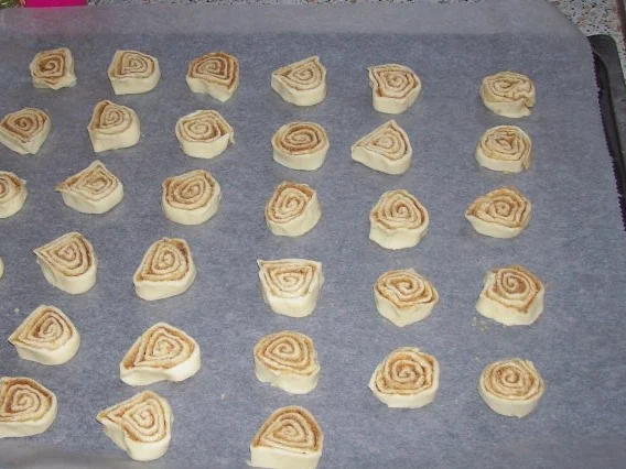 Weihnachtsgebäck: Knusprige Mandel-Zimtschnecken - Rezept - Bild Nr. 8