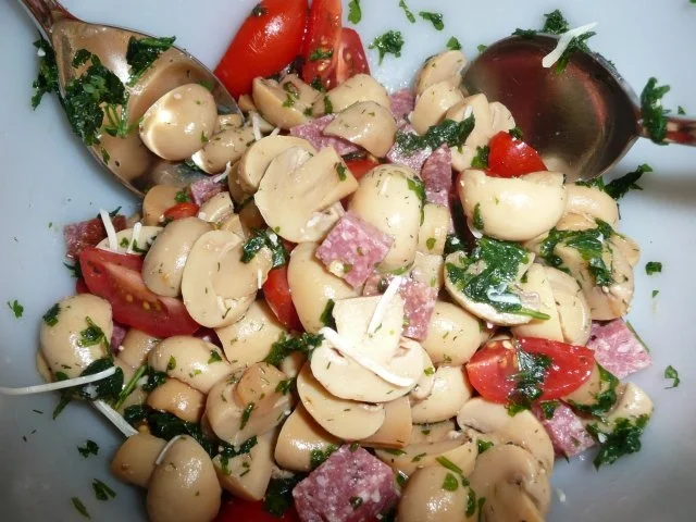 Rezept: Pizza-Brötchen & Schnucki & Putzzi Bild Nr. 3 Pizza-Brötchen & Schnucki & Putzzi - Rezept - Bild Nr. 3