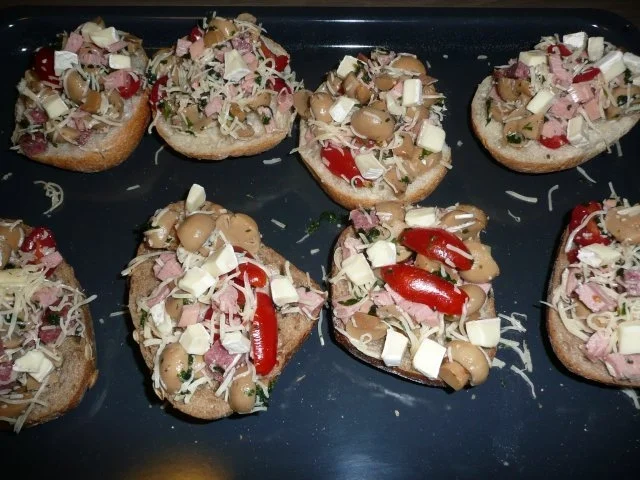 Rezept: Pizza-Brötchen & Schnucki & Putzzi Bild Nr. 5 Pizza-Brötchen & Schnucki & Putzzi - Rezept - Bild Nr. 5